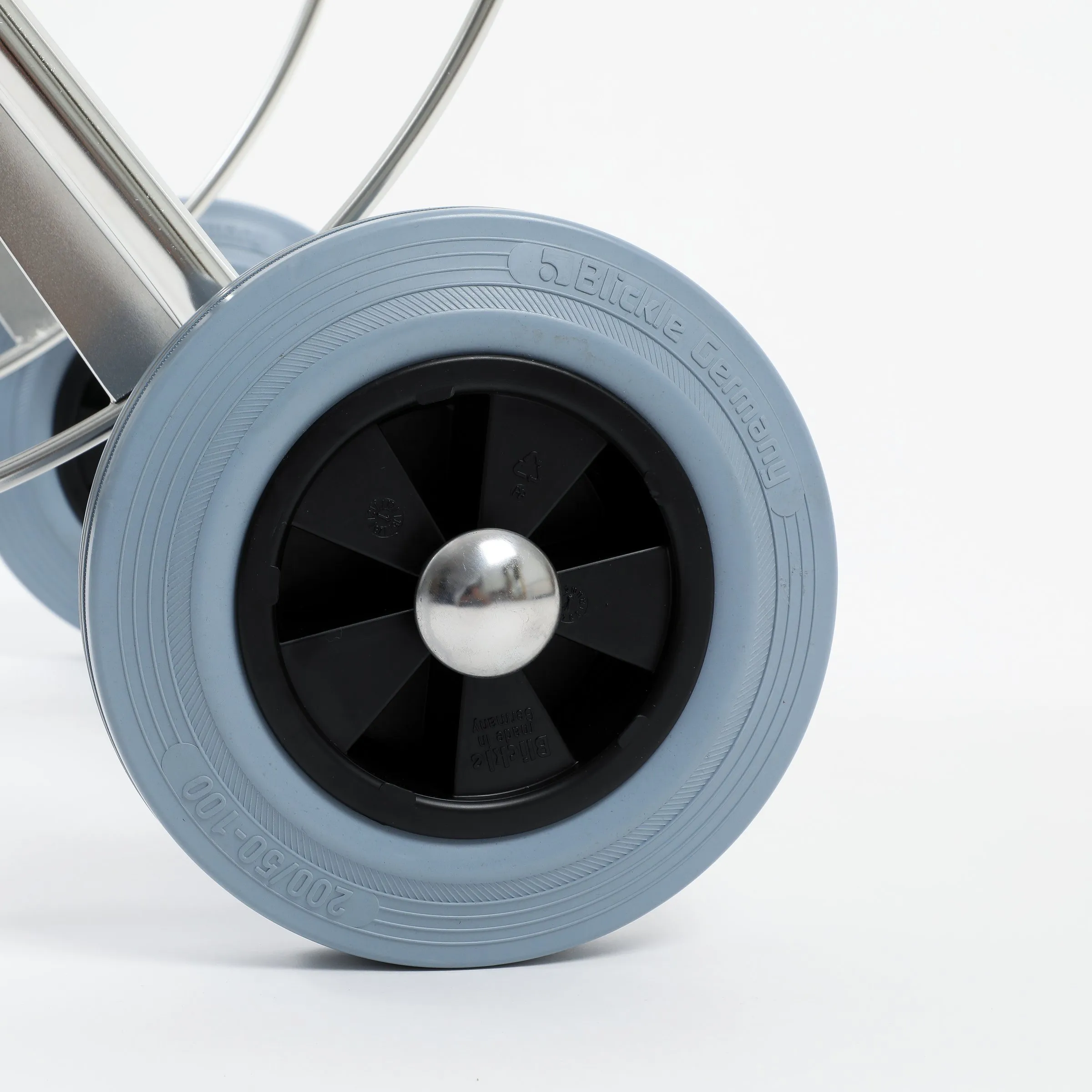 Detail des grauen Vollgummirads Ø 200 mm