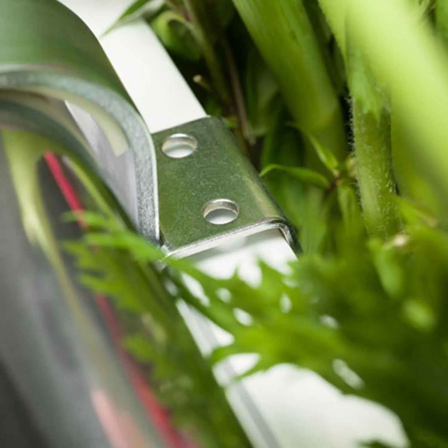 Detail of the storm protection on the flower box holder